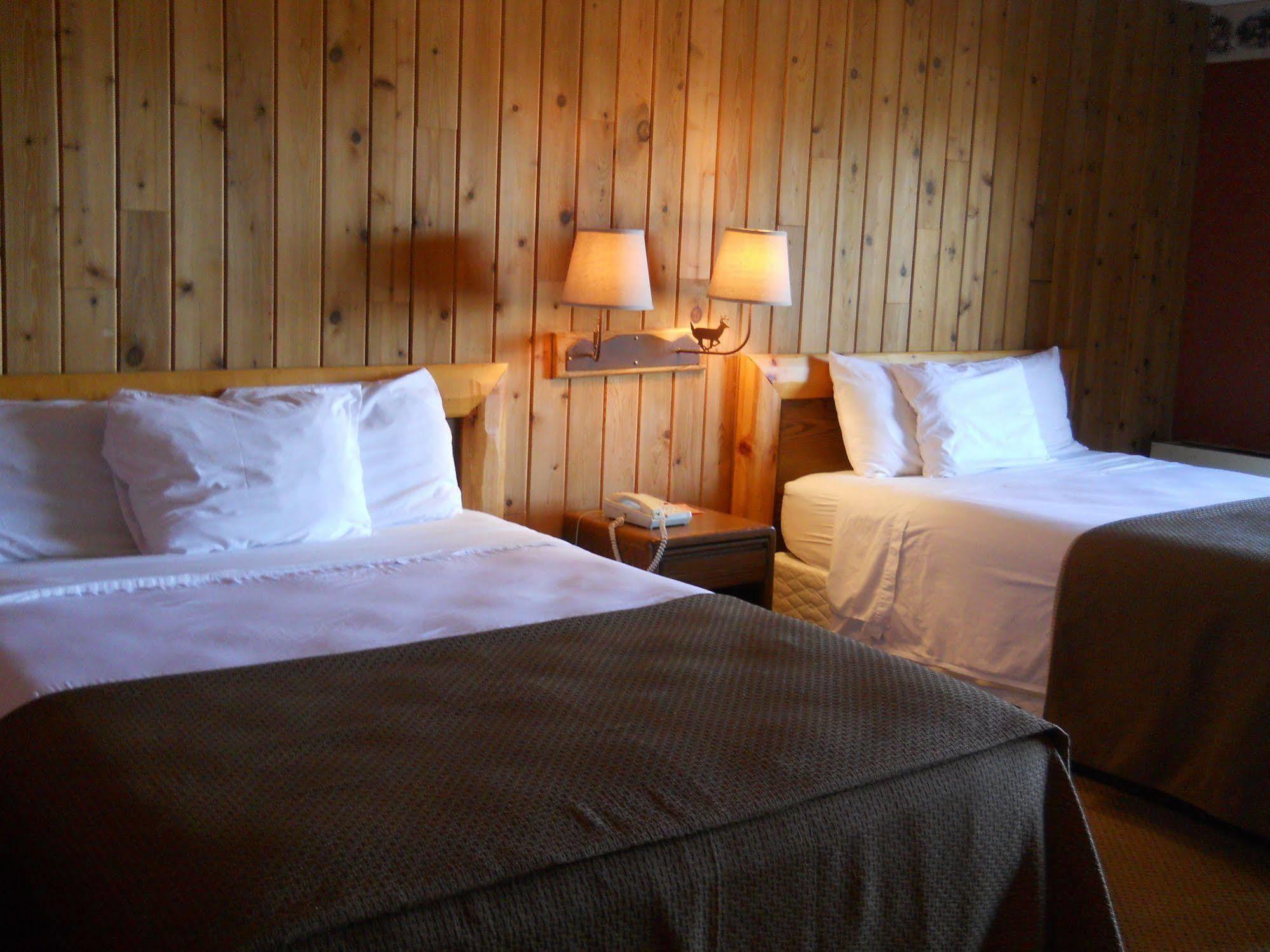 Lakewoods Resort & Golf Namekagon 외부 사진