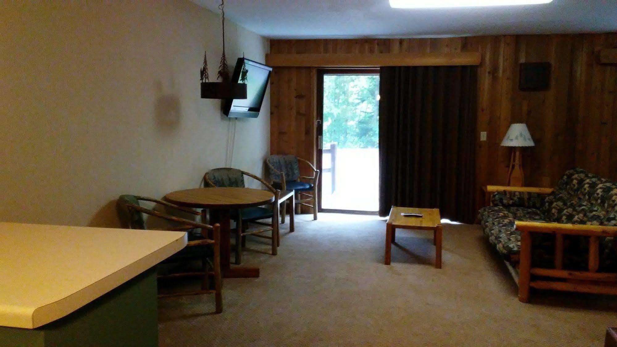 Lakewoods Resort & Golf Namekagon 외부 사진