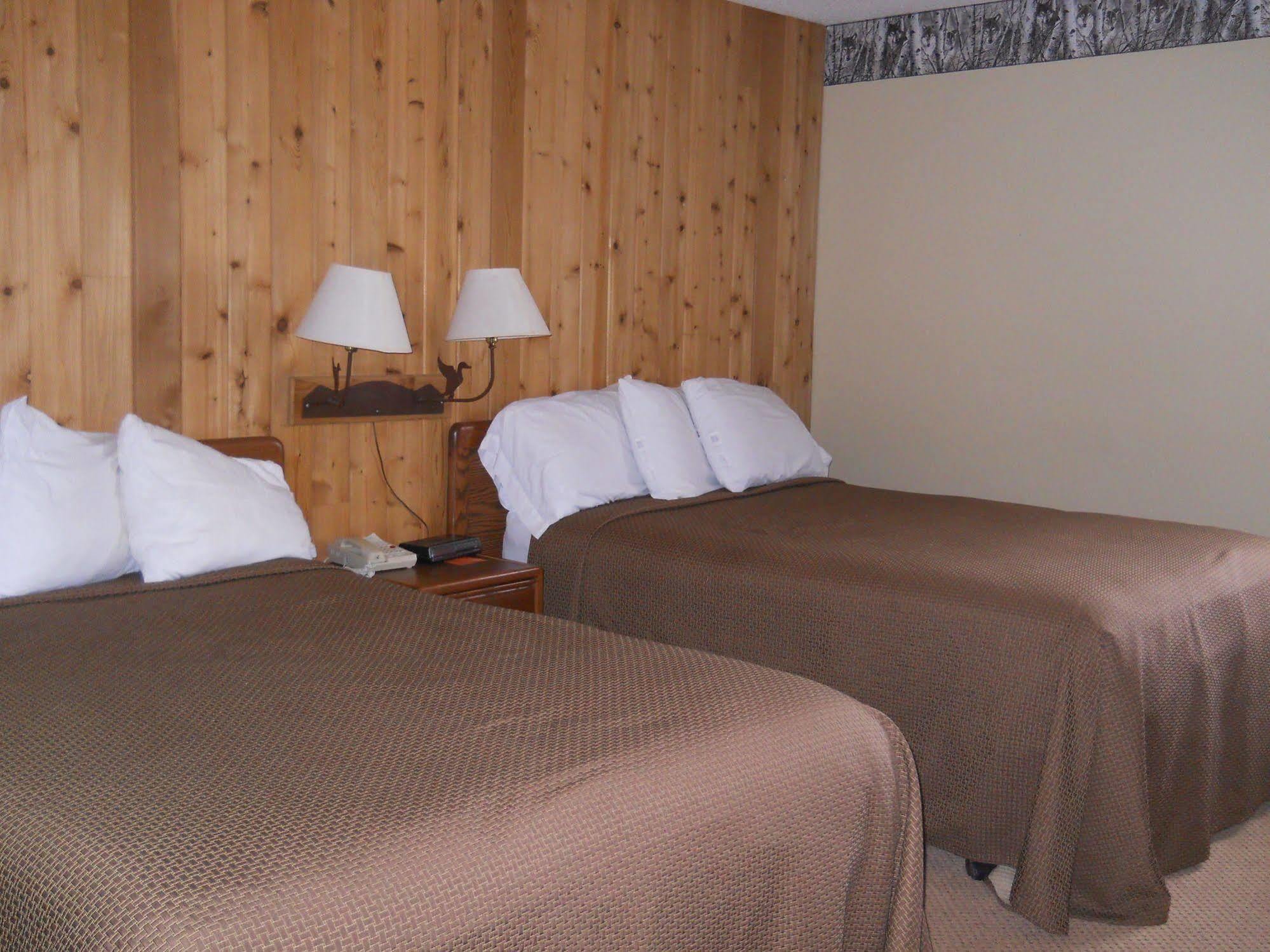 Lakewoods Resort & Golf Namekagon 외부 사진
